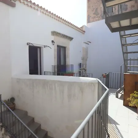 Bed & Breakfast Italiana Atrio 3*