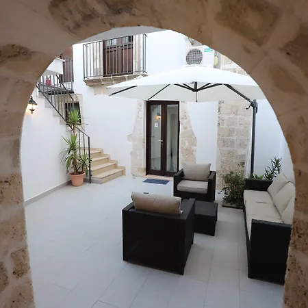 Bed & Breakfast Italiana Atrio 4*